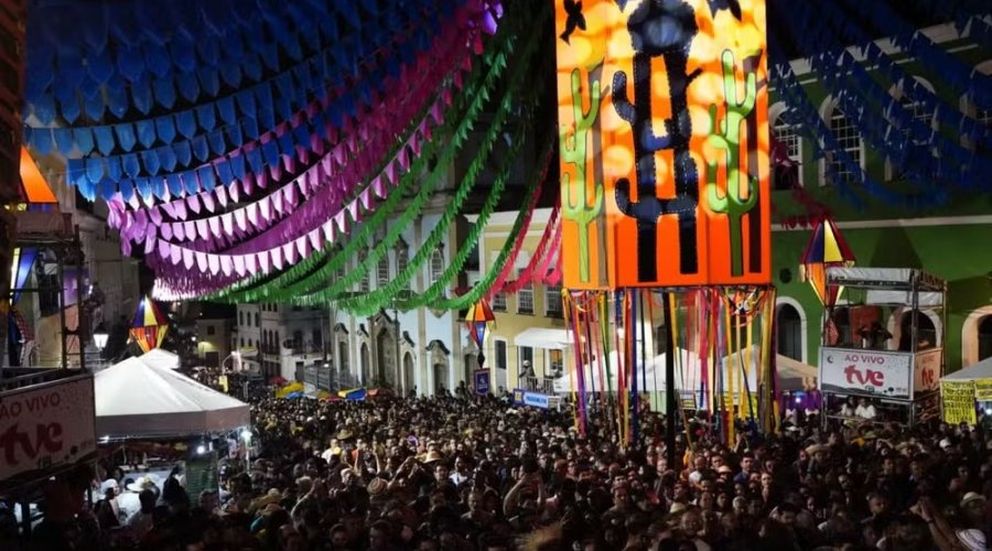 [São João do Centro Histórico de Salvador terá 25 dias de música, roteiro gastronômico e brincadeiras tradicionais]