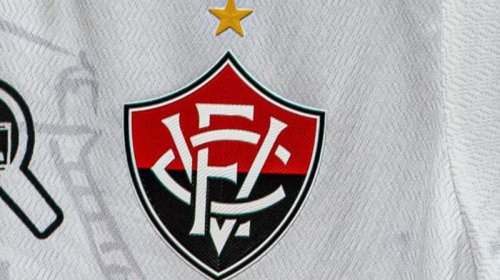 [Volante do Vitória atrai interesse de clube nordestino para a temporada de 2025]