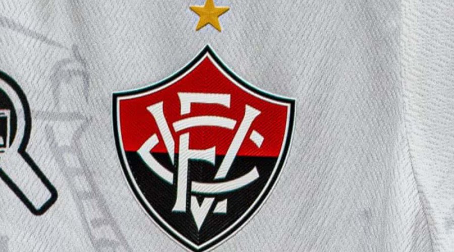 [Volante do Vitória atrai interesse de clube nordestino para a temporada de 2025]