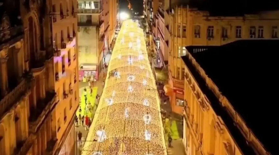 [Abertura do Natal de Salvador é Adiada por Conta do Tempo]
