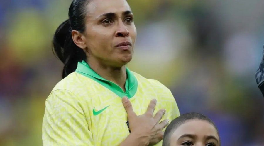 [Marta conquista prêmio de gol mais bonito da temporada pela FIFA]