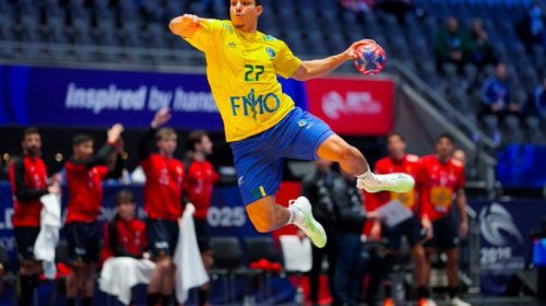 [Histórico, Brasil bate Espanha e pega Dinamarca no Mundial de handebol]