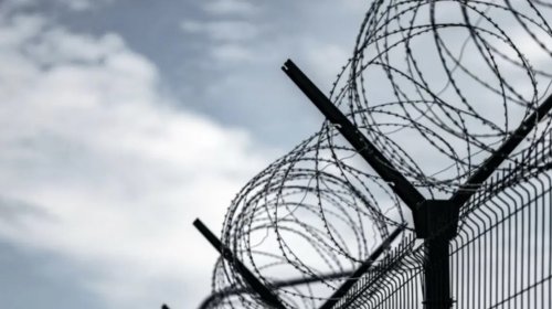 [Presídio em Pernambuco é alvo de operação após descoberta de festas, drogas e prostitutas]