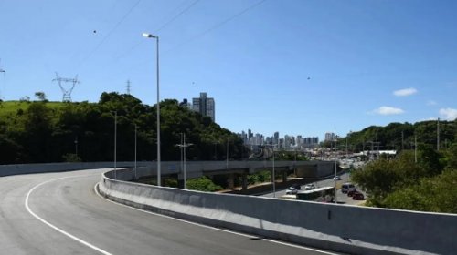 [Nova rota de ônibus entra em vigor em Salvador com uso do viaduto Duda Mendonça]