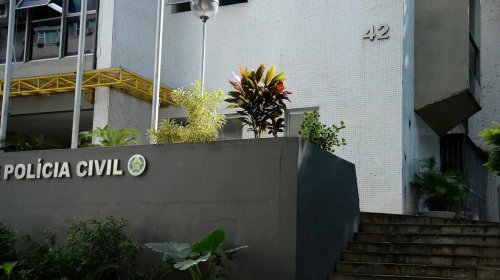 [Três homens são presos suspeitos de planejar matar morador de rua]