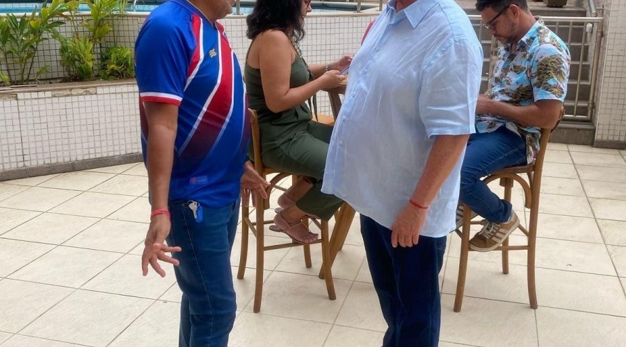 [Humorista baiano Tiago Souza abre show de Whindersson Nunes em Salvador]