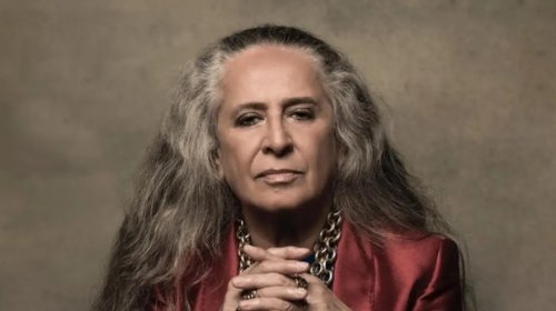 [Novo livro revela documentos inéditos sobre vigilância da ditadura a Maria Bethânia]