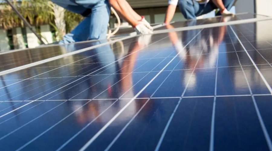 [Energia solar supera R$ 300 bilhões em investimentos]