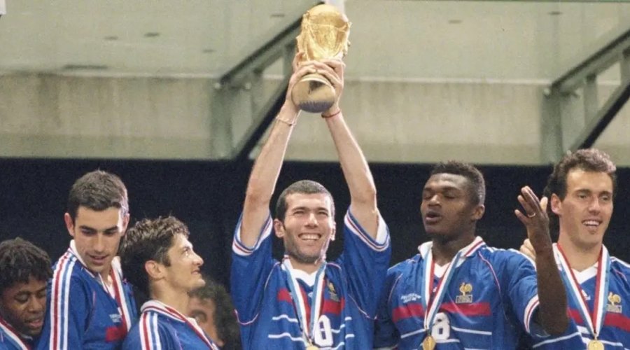 [País-sede não conquista a Copa do Mundo há quase três décadas; França foi a última campeã em casa ]