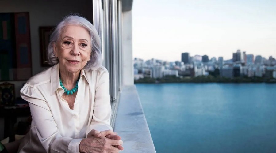 [Fernanda Montenegro denuncia golpe com uso ilegal de sua voz e imagem em propaganda de medicamento]