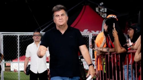 [Fábio Mota critica ausência de dirigentes do Grêmio no Barradão e cobra dívida com o Vitória]