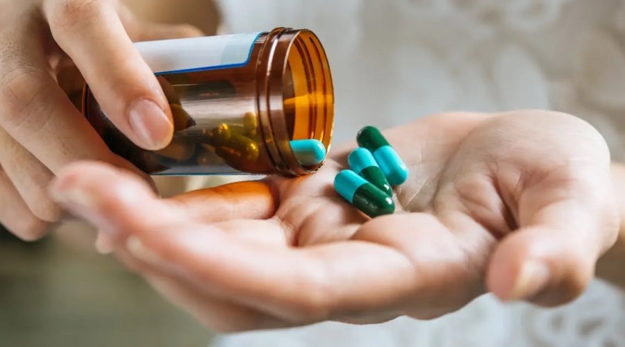 [Levantamento aponta que 22,8% dos usuários de antidepressivos também tratam doenças crônicas]