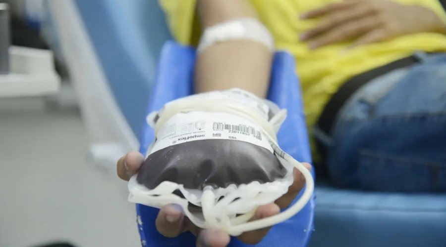 [Testemunhas de Jeová deixam decisão sobre componentes do sangue a critério de cada fiel]