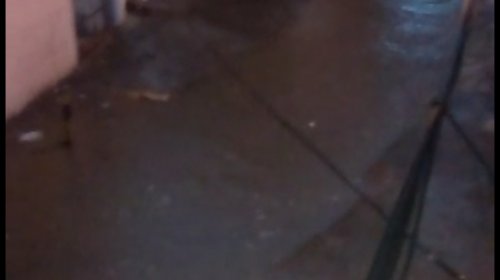 [DENÚNCIA: Após pouca chuva, rua em Pernambués fica completamente alagada; Vídeo]