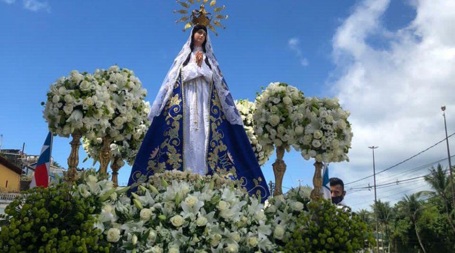 [Fé e tradição marcam as homenagens a Padroeira da Bahia pelas ruas de Salvador]